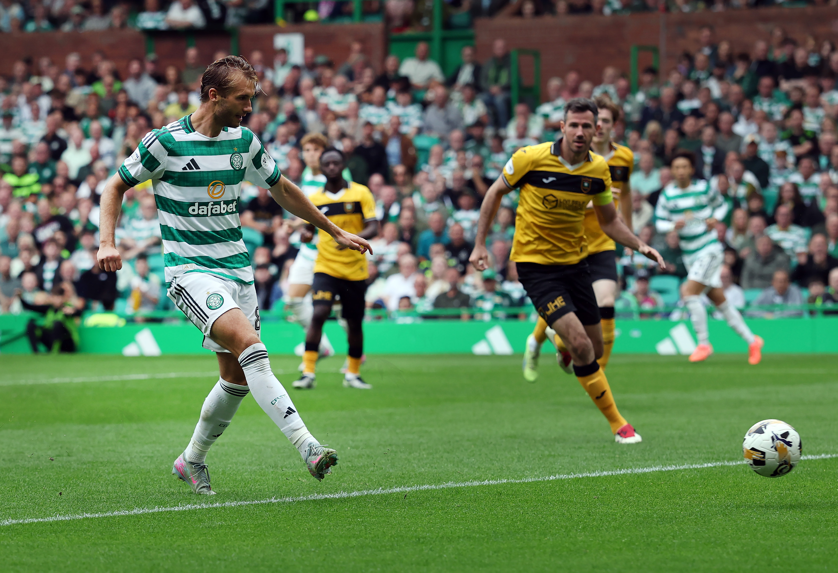 Bemjamin Nygren of Celtic scores