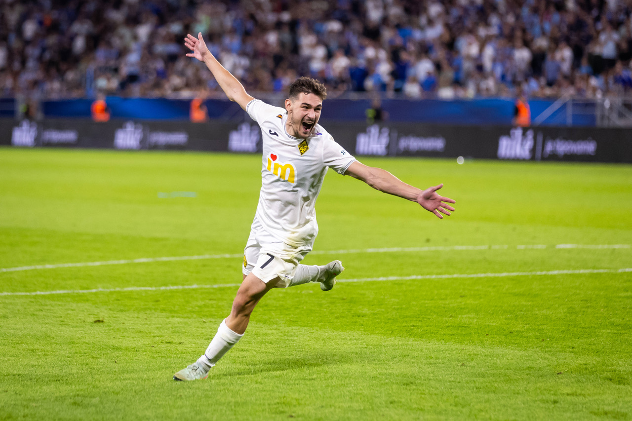 Jorginho of Kairat celebrates