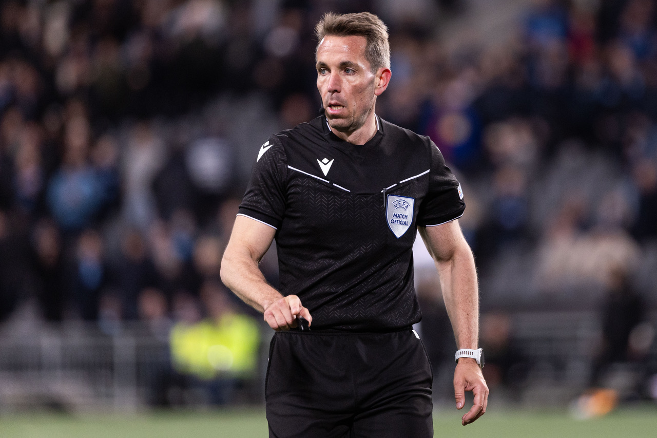 Referee Tobias Stieler 