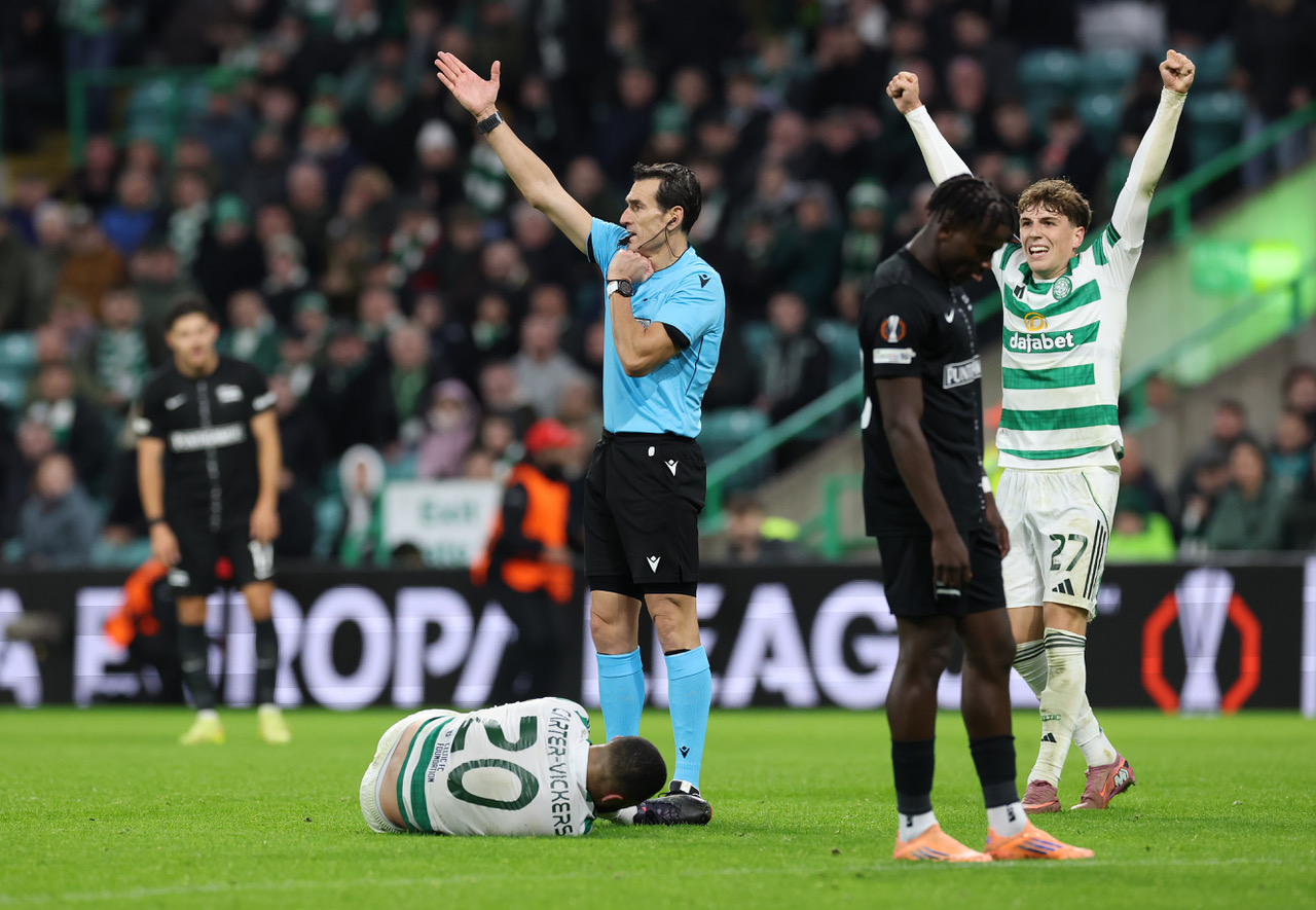 Arne Engels of Celtic celebrates at full time