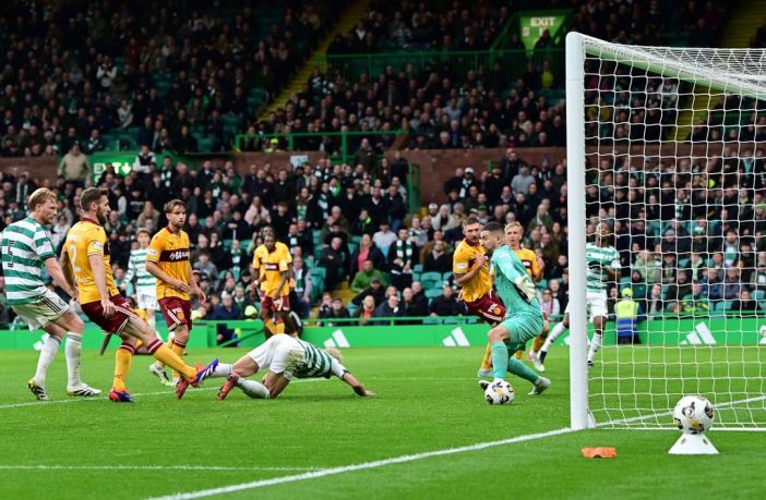 Daizen Maeda of Celtic scores