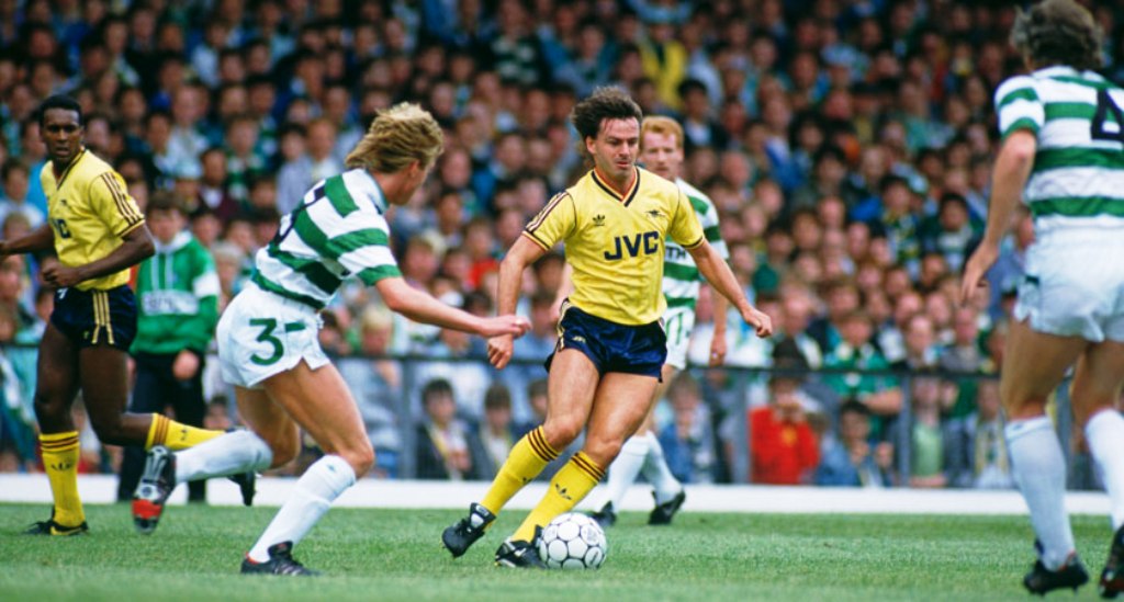 Charlie Nicholas in action against Celtic for Arsenal on 1 August 1987. 