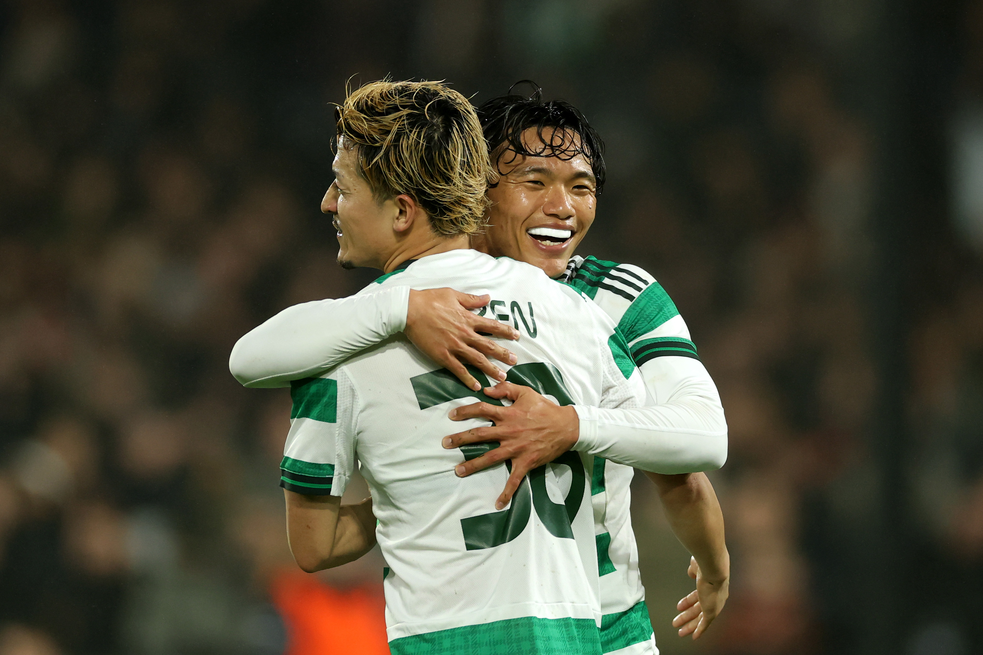 Reo Hatate celebrates with Daizen Maeda 