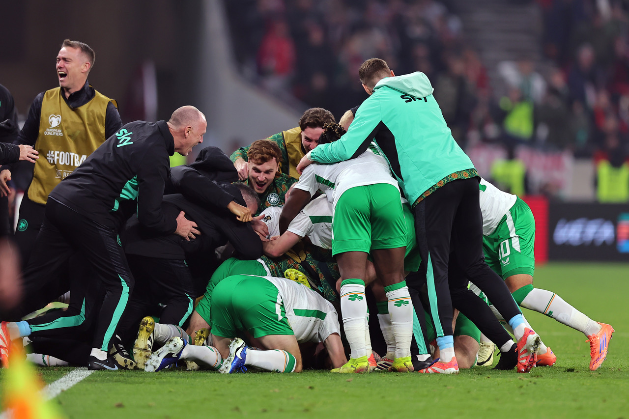Players of Republic of Ireland celebrate