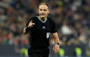Referee Nenad Minakovic