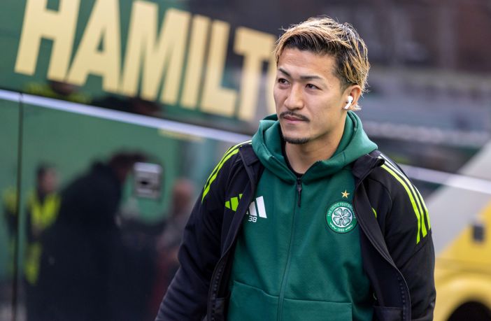 Daizen Maeda arrives at Easter Road.
