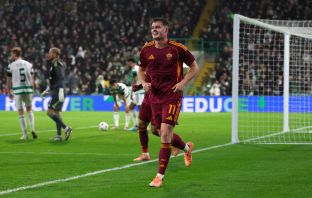 Evan Ferguson of AS Roma celebrates