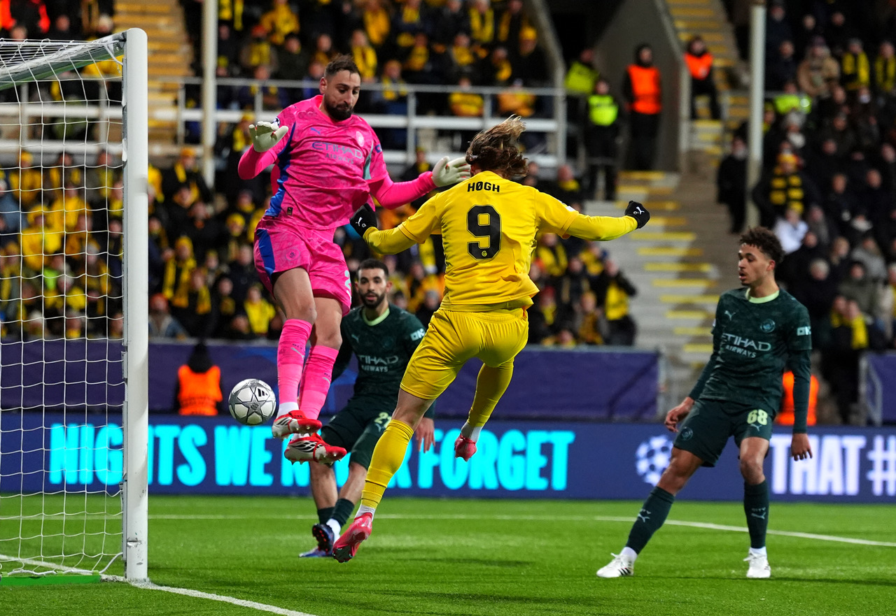 Kasper Hogh of Bodo/Glimt scores