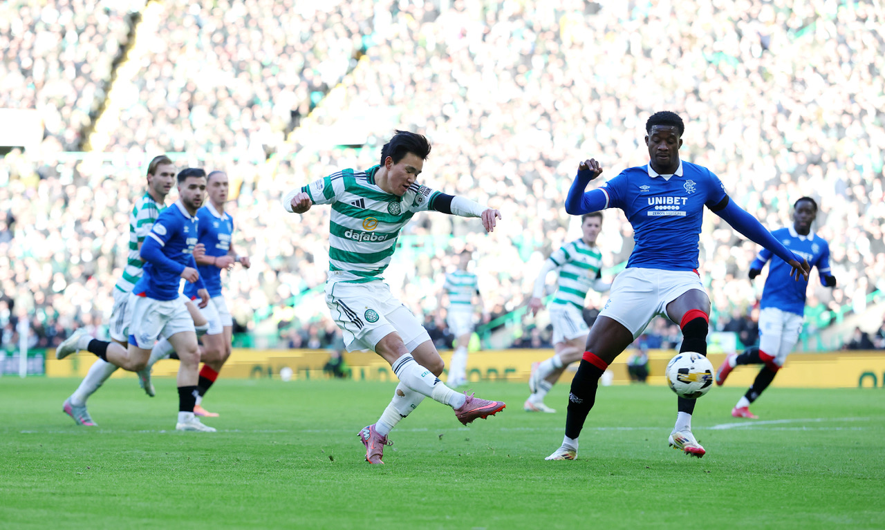 Yang Hyun-Jun of Celtic scores
