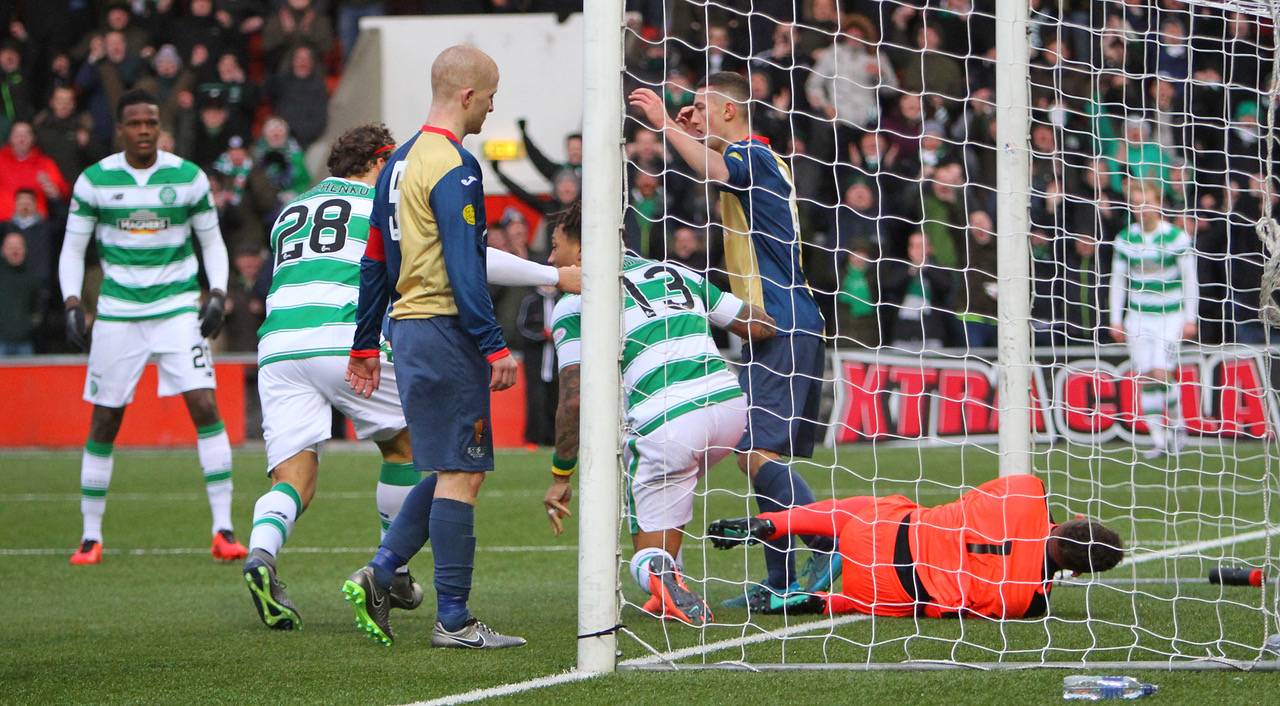 Kazim-Richards scores 