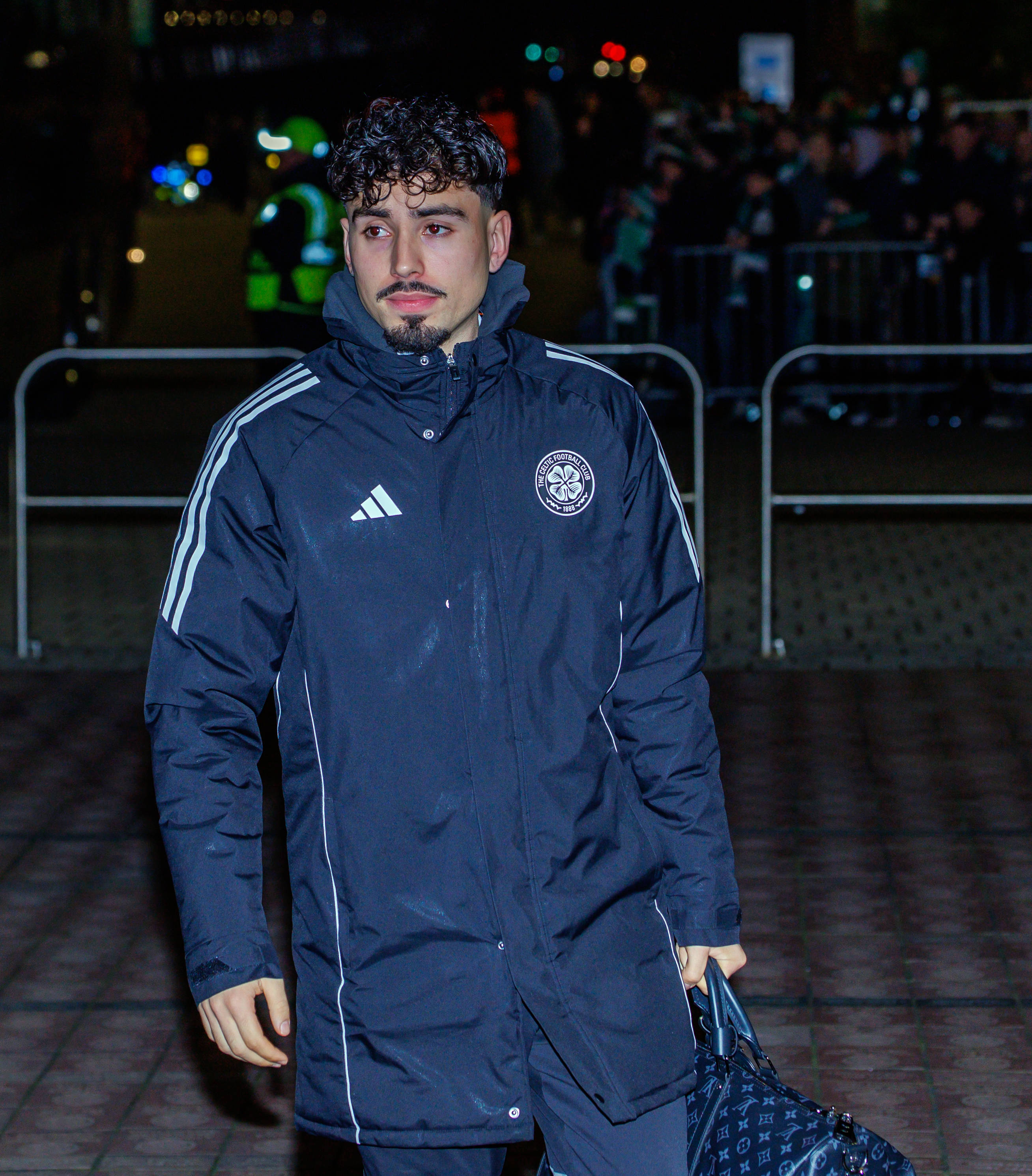 Sebastian Tounetki arrives 