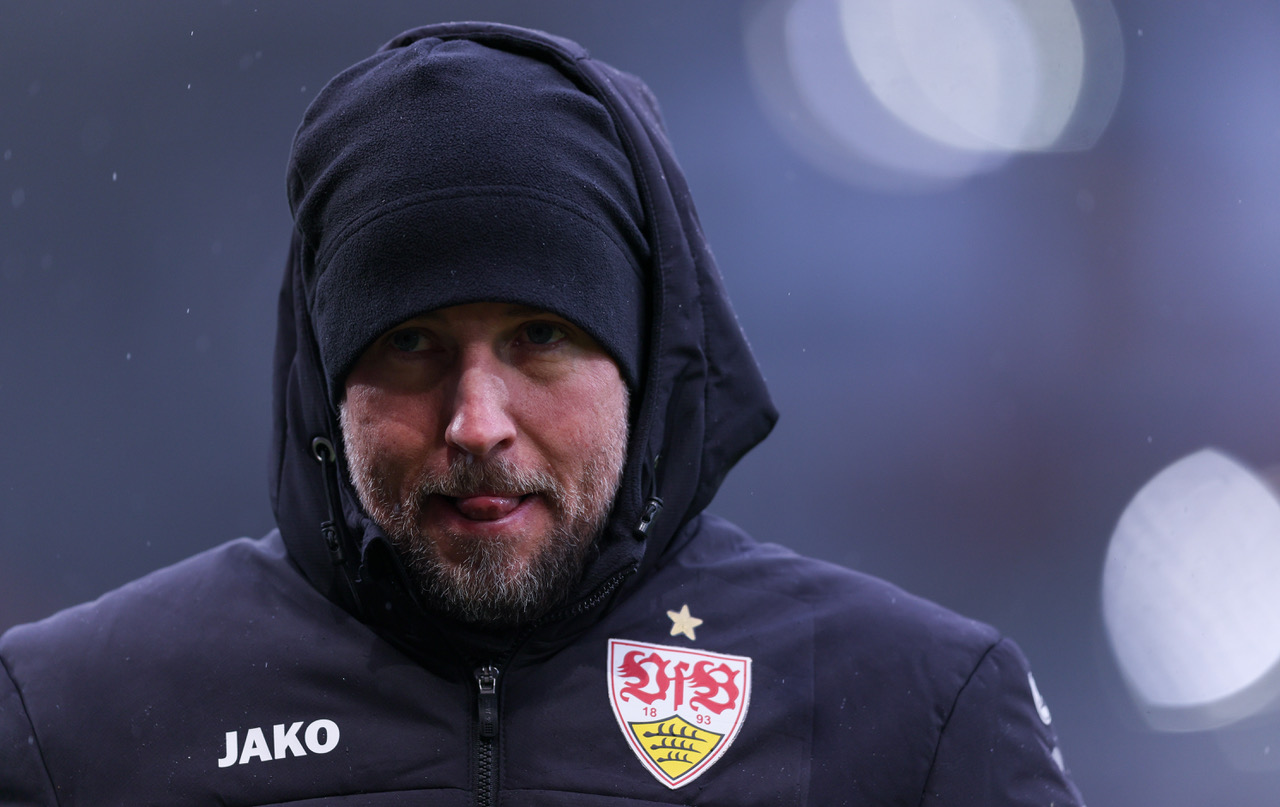 Head coach Sebastian Hoeness of VfB Stuttgart