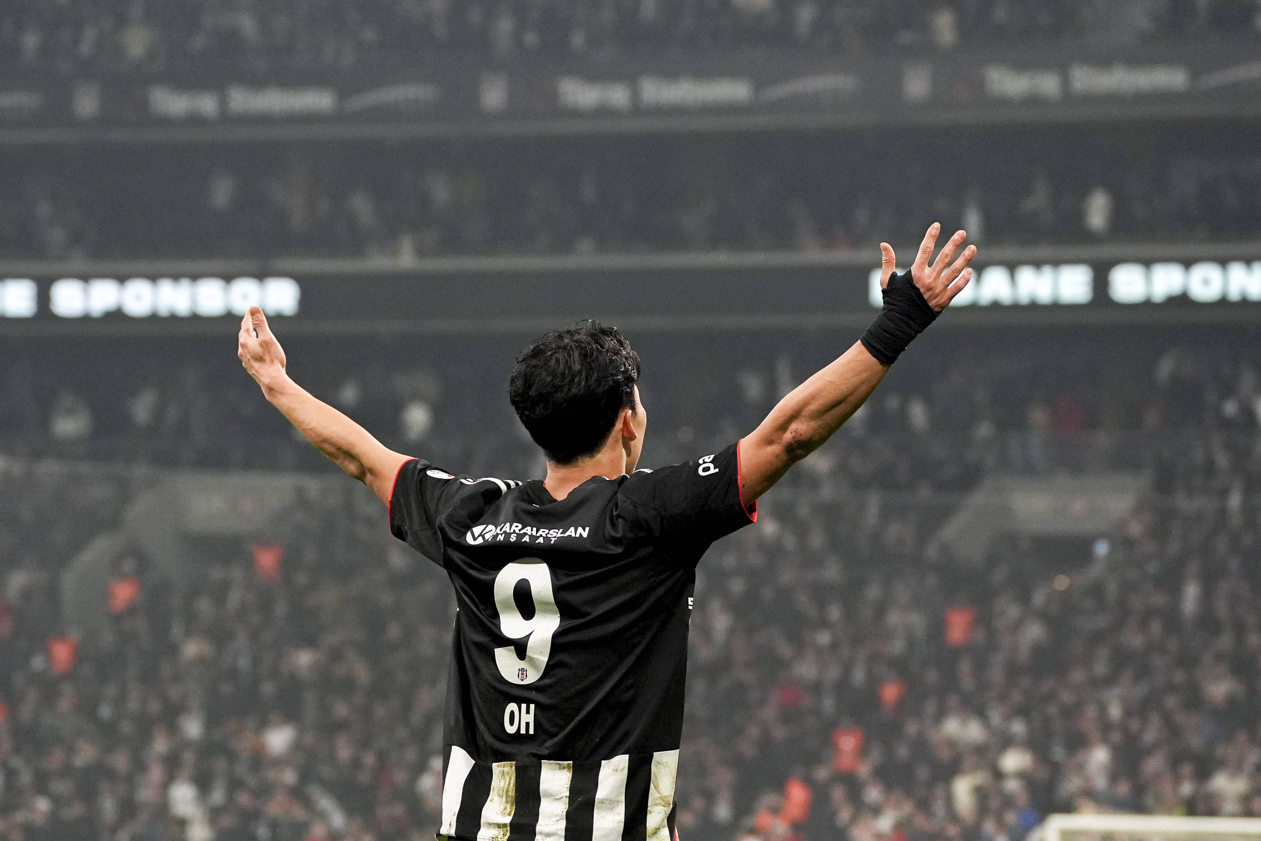 Hyeon-Gyu Oh of Besiktas celebrates 