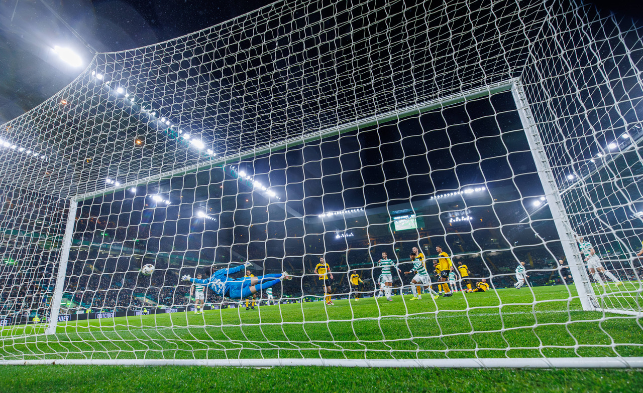 Alex Oxlade-Chamberlain's goal to make it 2-1 to Celtic.