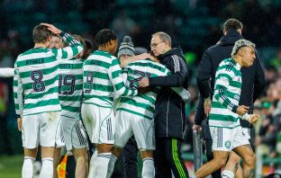 Alex Oxlaide-Chamberlain with Martin O Neill after his goal