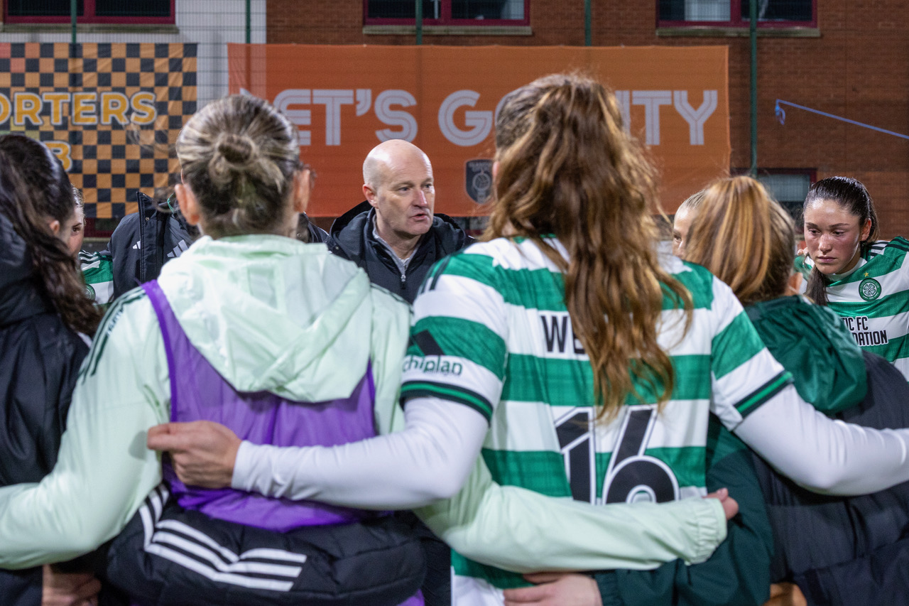 Grant Scott speak to the team after the 1-1 draw away to Glasgow City.