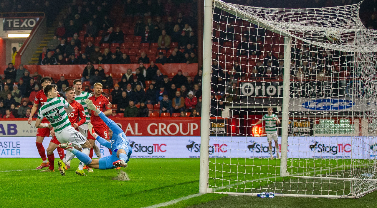 Kieran Tierney scores.