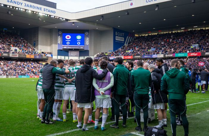 Celtic squad at the penalty shoot-out