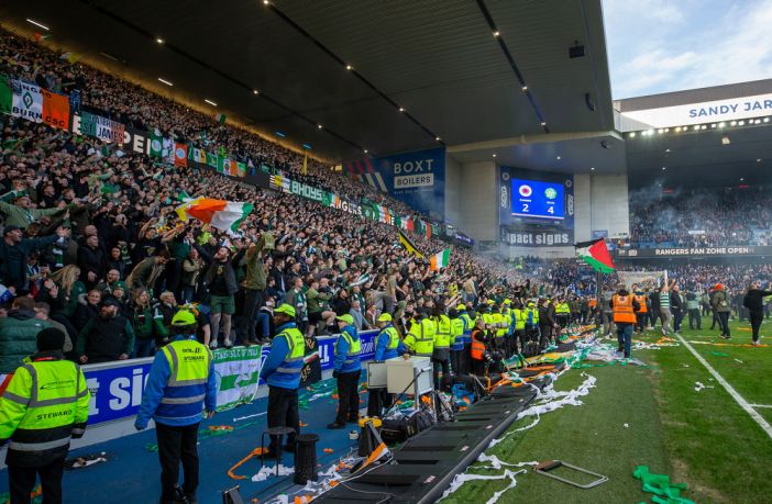 Celtic supporters in the Free Broomloan