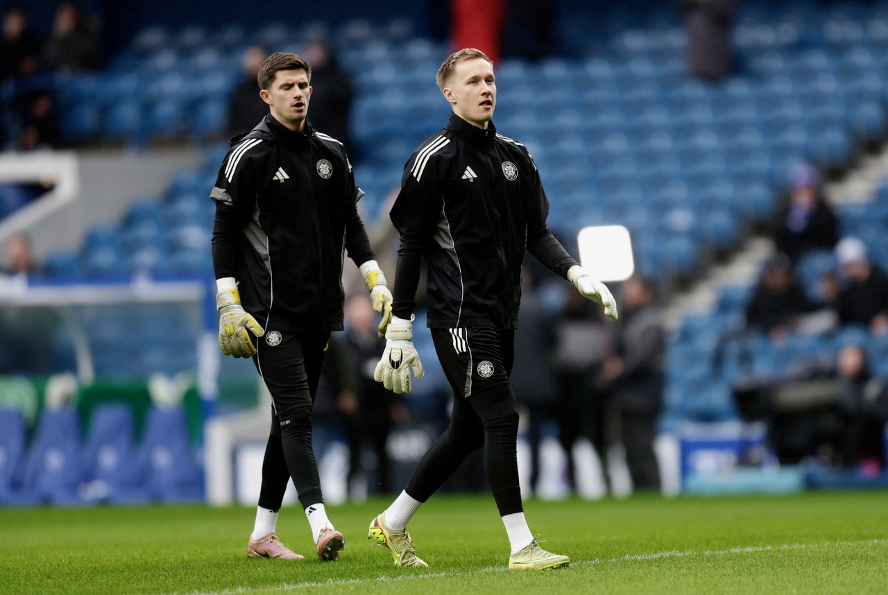 Ross Doohan (L) and Viljami Sinisalo of Celtic