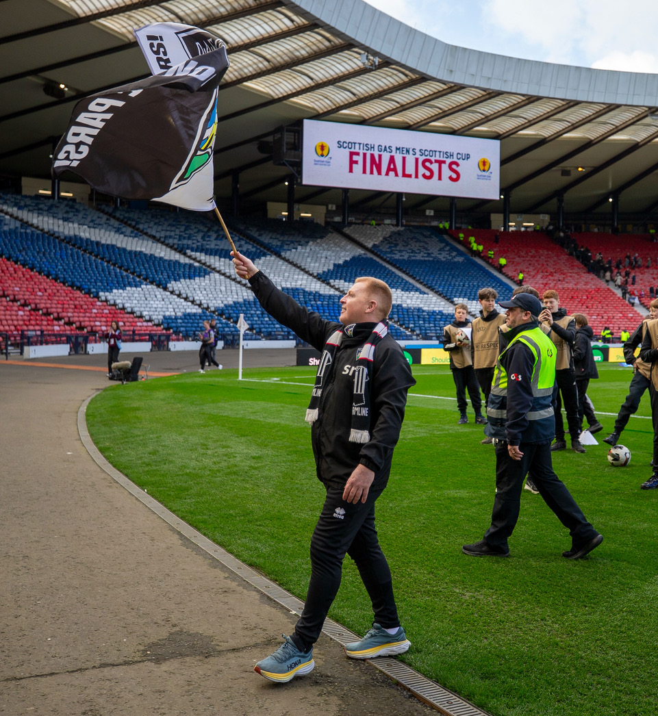 Neil Lennon celebrates