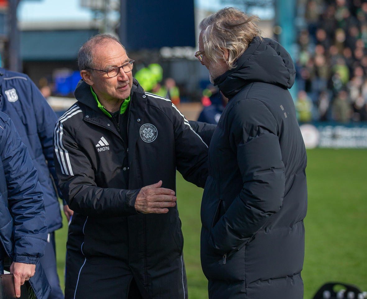 Martin O'Neill chatting to Steven Pressley