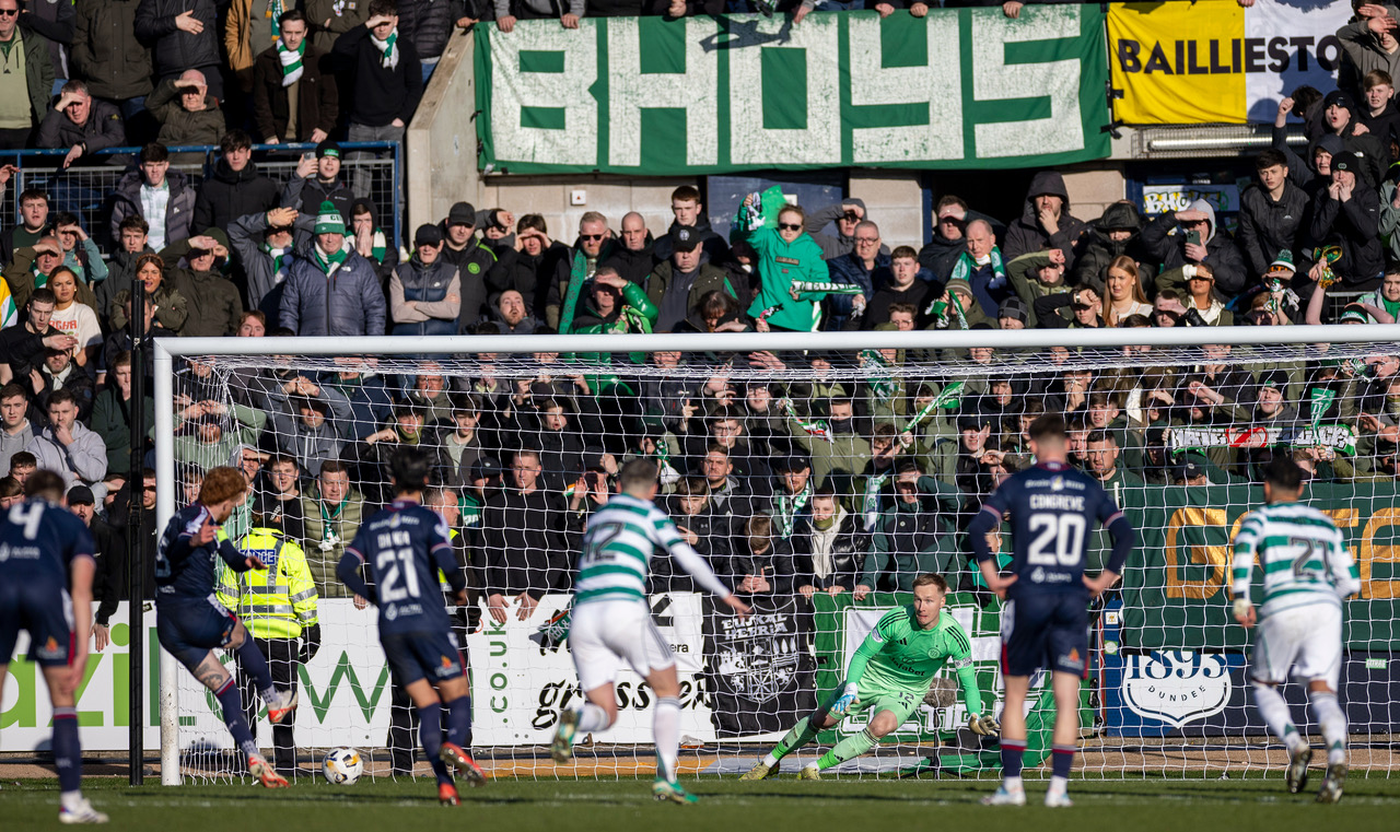 Simon Murray scores for Dundee from the penalty spot