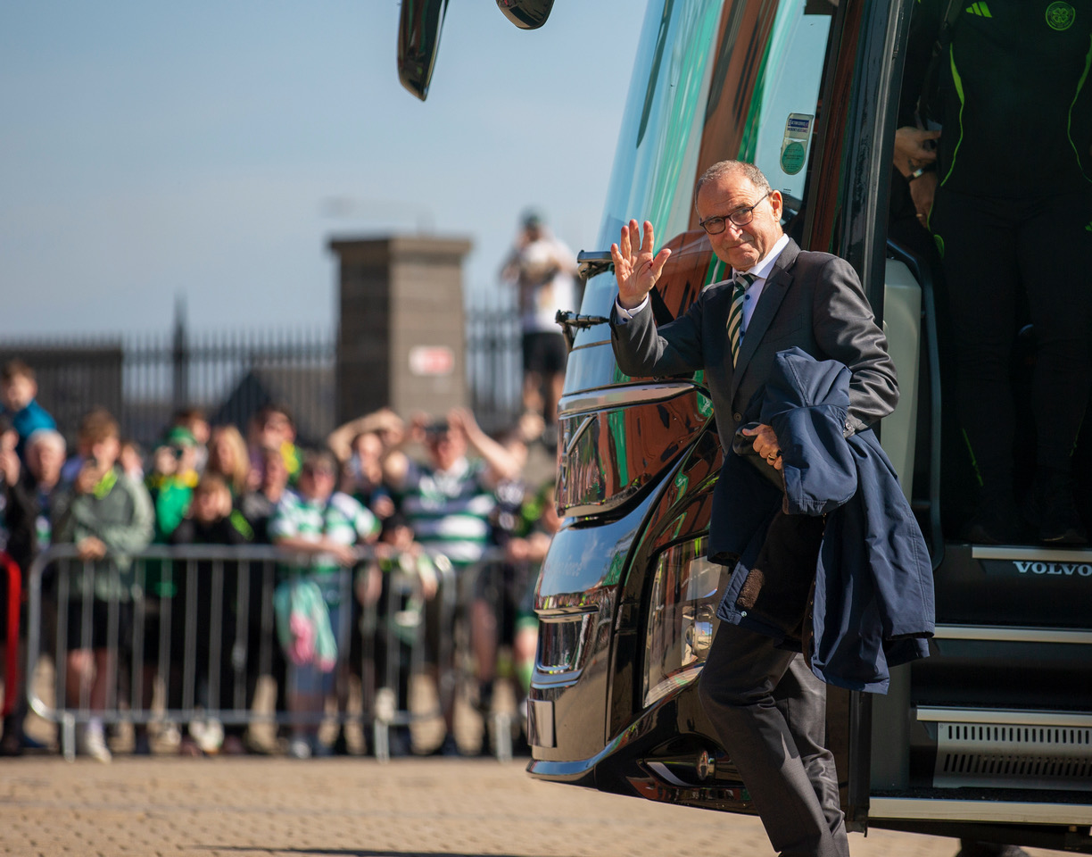 Spirit of '86 - Celtic team's welcome to Paradise. Saturday 25 April 2026. Celtic v Falkirk. Scottish Premiership. Photo Photograph by Vagelis Georgariou