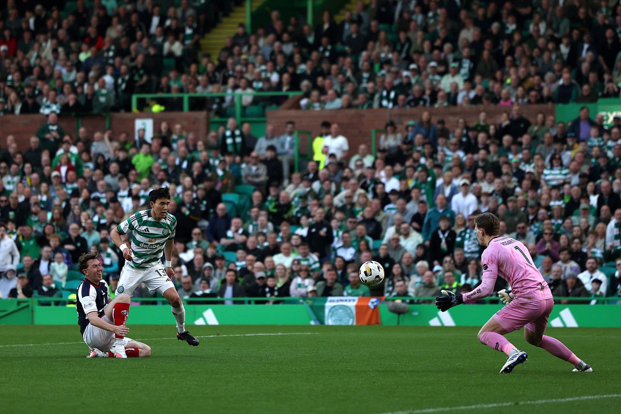 Yang Hyun-Jun of Celtic shoots