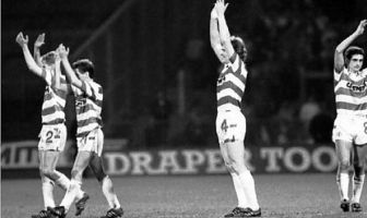 Celtic beat St Mirren to close in on the title